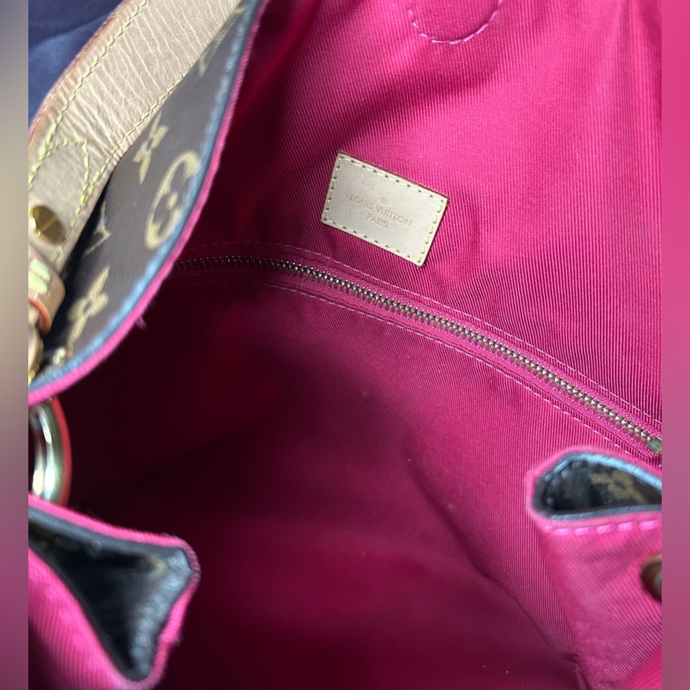 Louis Vuitton Graceful PM Monogram Canvas Shoulder Bag with Pink Interior - Picture 4 of 7